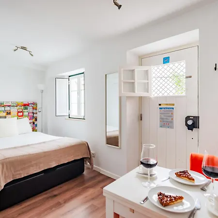 Апартаменти Alfama's Spot - Ground Floor